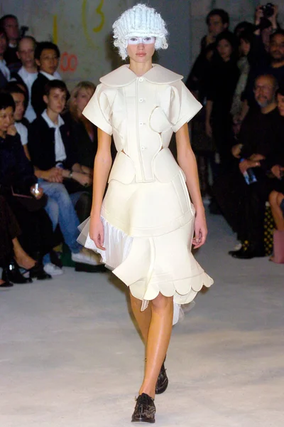 Look 10
